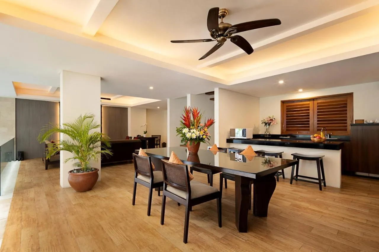 Villa Kayu Raja Seminyak
